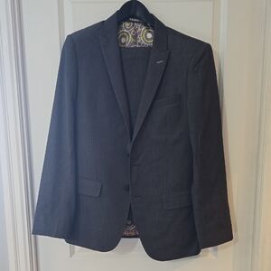 Elegant Charcoal Suit for Men